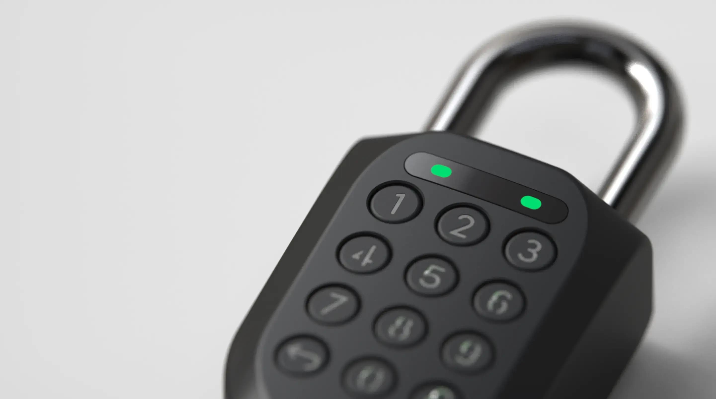igloohome Padlock 2 digital lock detail