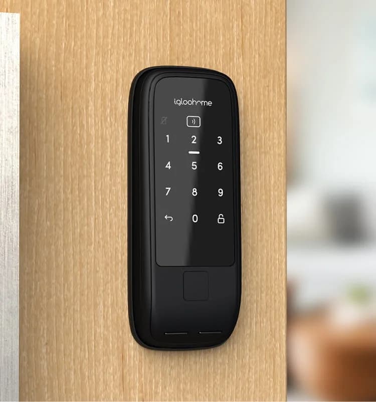 Rim Lock digital lock on door