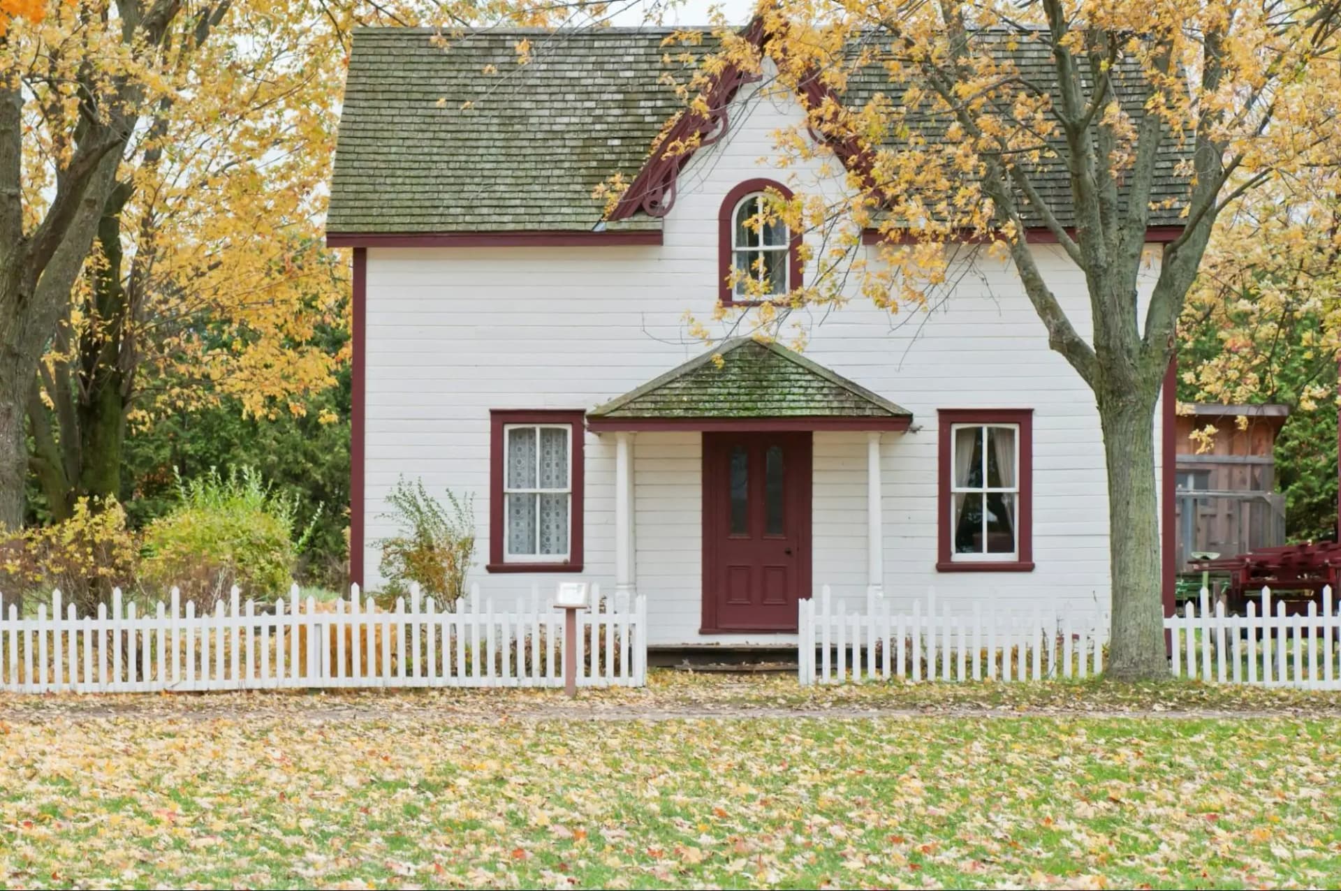 Niagara Holidays: Managing a distributed short term rental portfolio with a scalable smart lock solution.